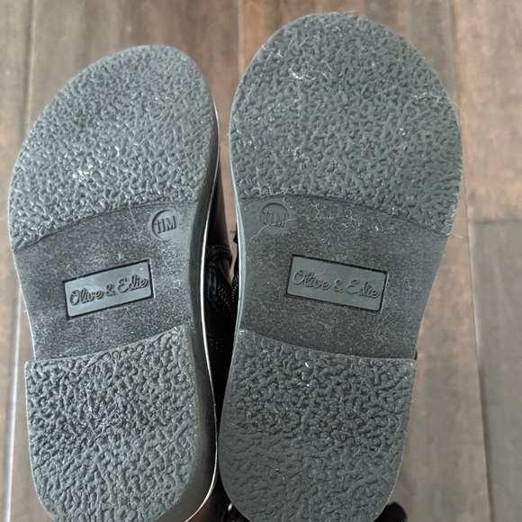 Super cute Toddler Girls Stylish Kids Black Boots with Bow Accent! Worn one time - Picture 8 of 8